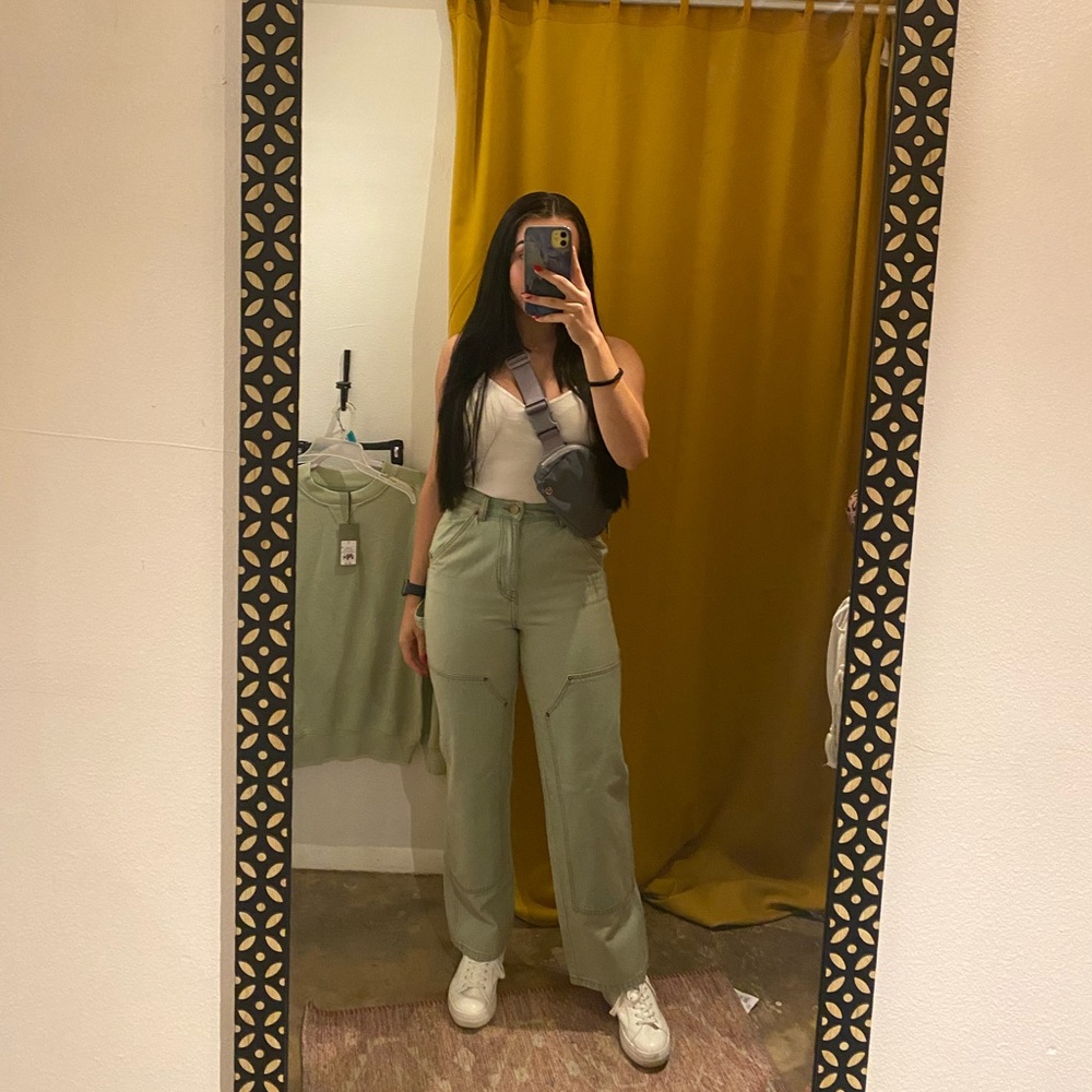 Urban Outfitters Light Wash Carpenter Pants. Size 27.